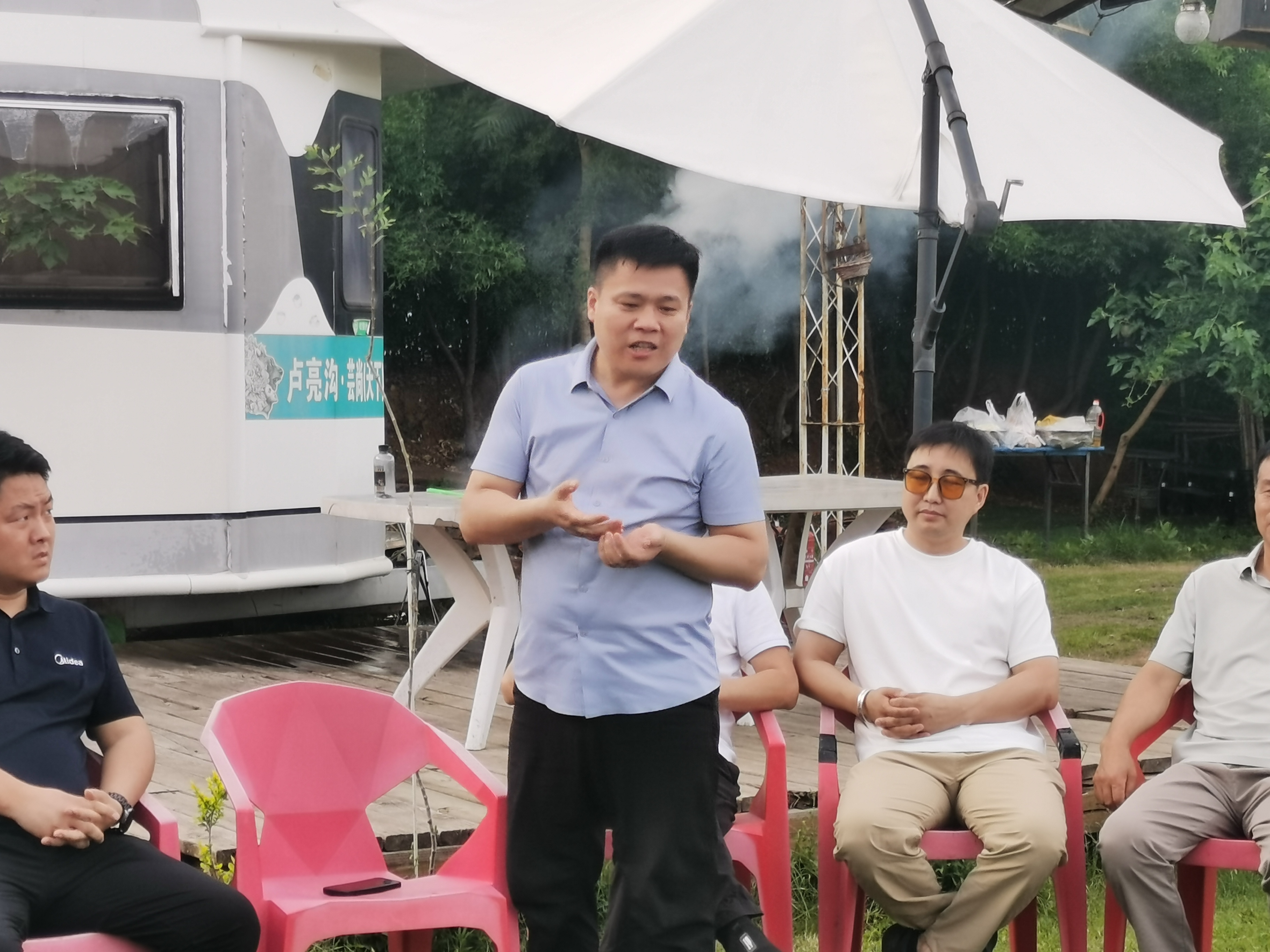 焦作市中小微企业商会团建合影